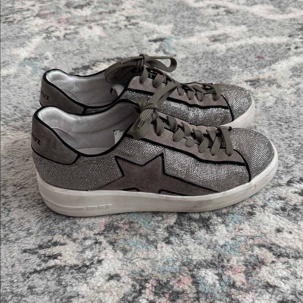 Lola Cruz Supernova Sneakers